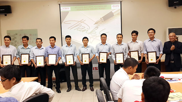 Kỹ năng bán hàng & chăm sóc Khách Hàng chuyên nghiệp - ISUZU (29 & 30.09.2014)